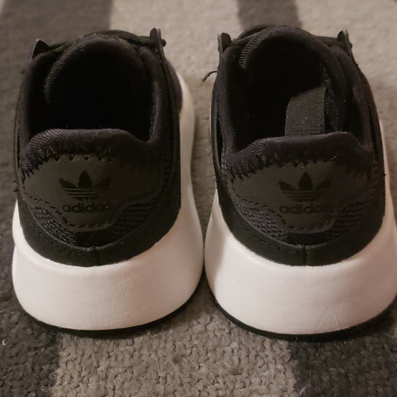 Adidas shoes for kids - Picture 2 of 3